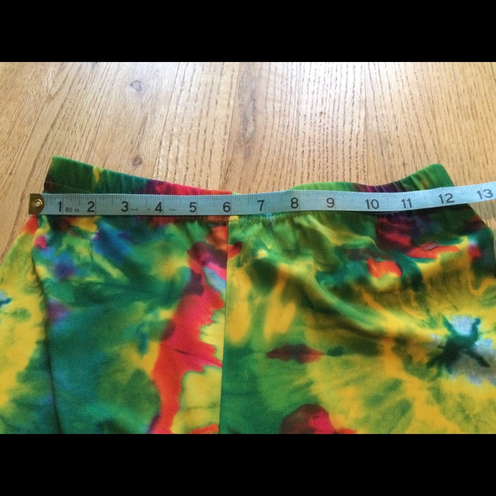 🌟3xHP!🌟 LIKE NEW Tie Dye Biker Shorts - Picture 5 of 6